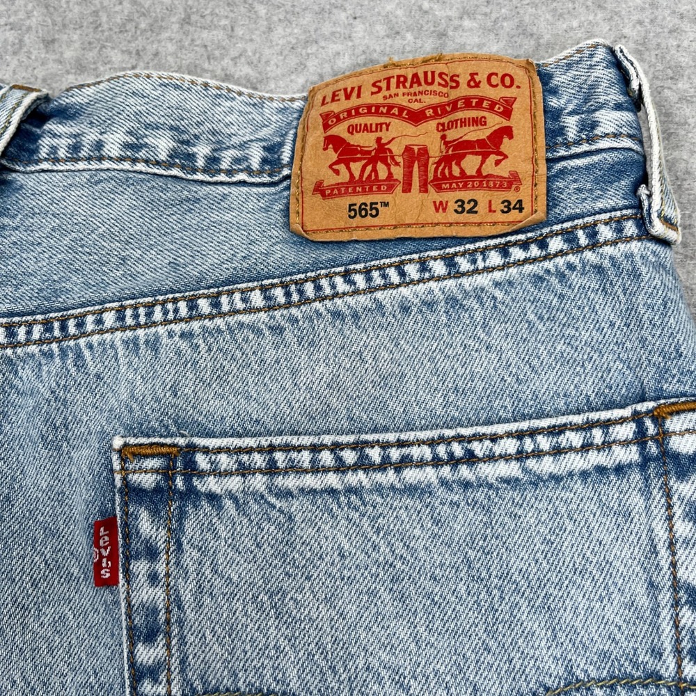 Levi's Jeans Mens 32x34 (33x32) Blue Light Wash 565 Loose Straight Leg Fit Denim - Picture 10 of 15